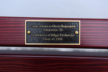 У знак сећања на Олгу Перковић