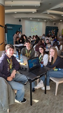 Наши матуранти на Националном финалу такмичења „Пословни изазов“