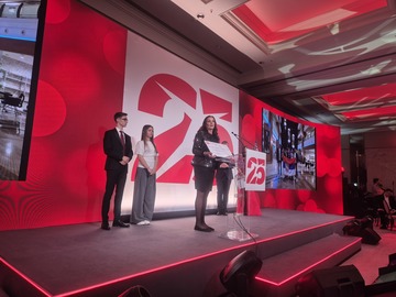 Математичкој гимназији урученo признање поводом 25 година рада Америчке привредне коморе у Србији