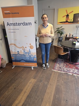 Успешно завршен курс „Integrating AI in the Classroom with Critical Thinking“ у Амстердаму